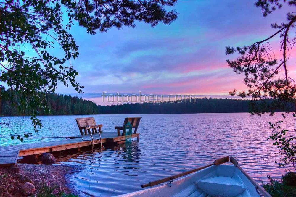 Восход солнца на прекрасном озере