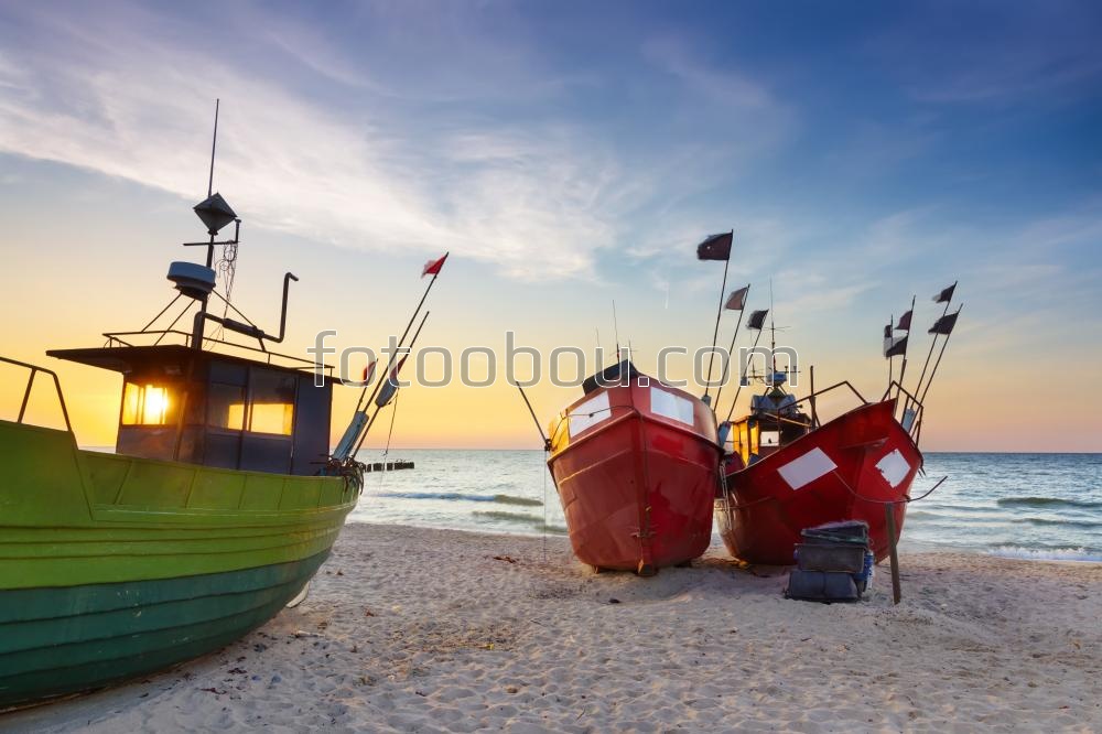 Лодки на песке