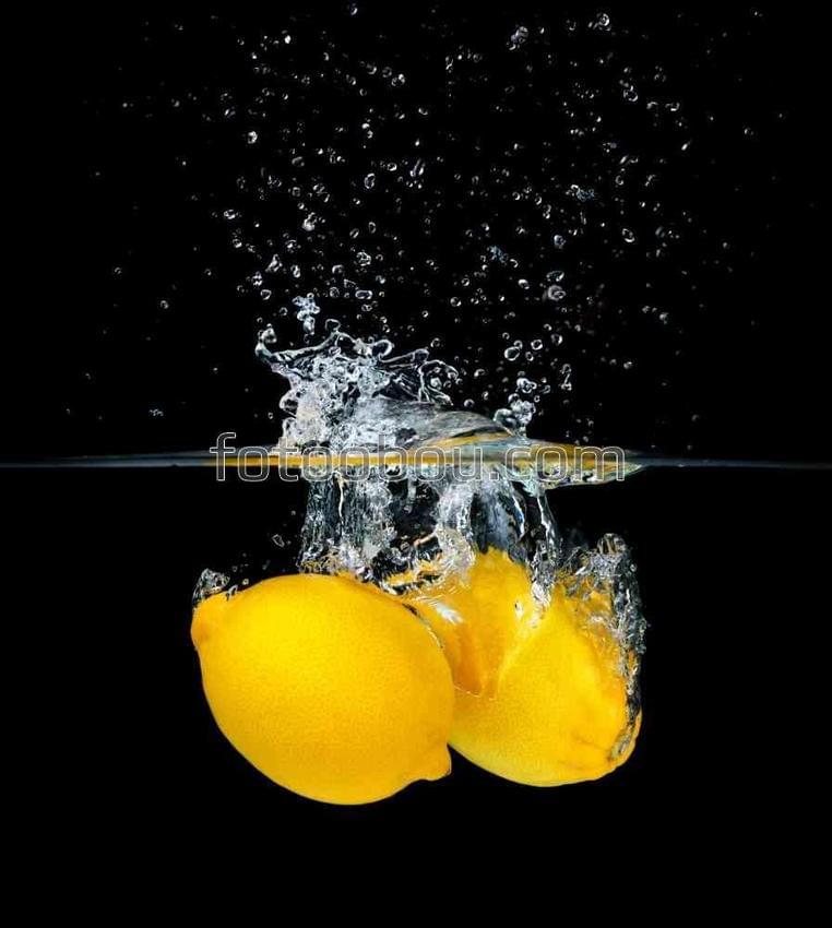 Лимоны брошенные в воду