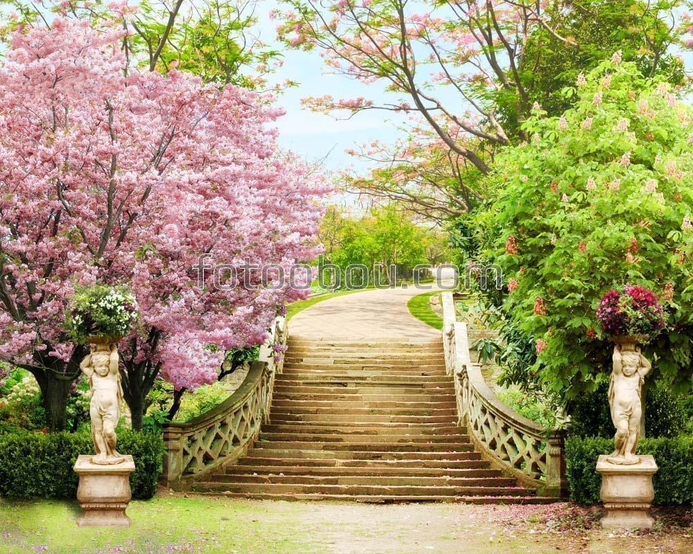Лестница в цветущем саду