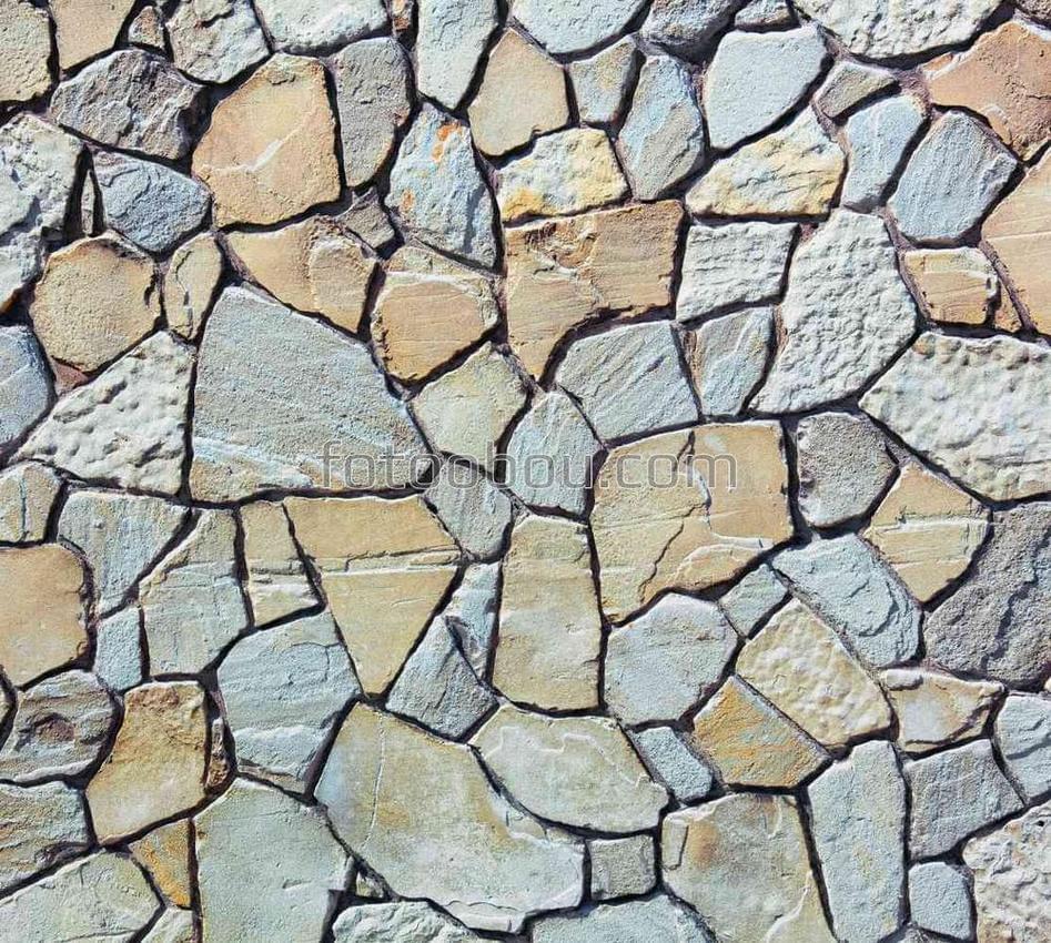 Стена из дикого камня
