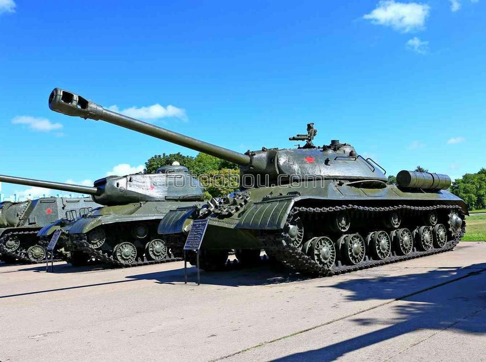 Старые советские танки