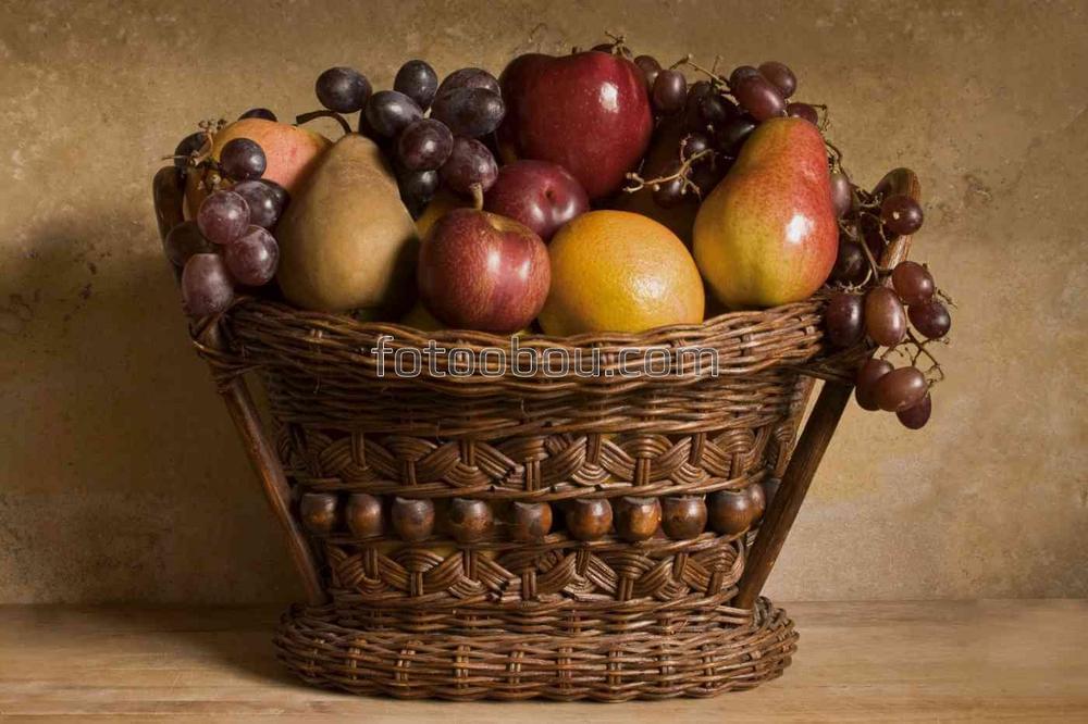 Натюрморт с фруктами и корзиной