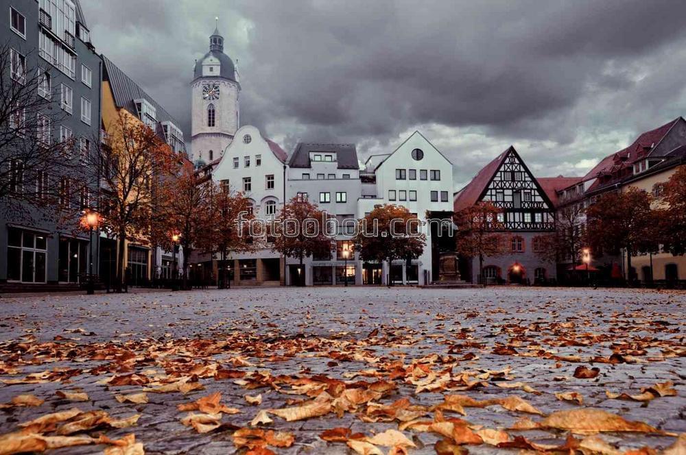 Осенняя городская площадь
