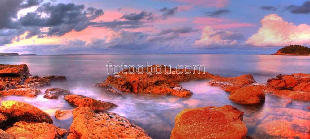Морские камни на закате