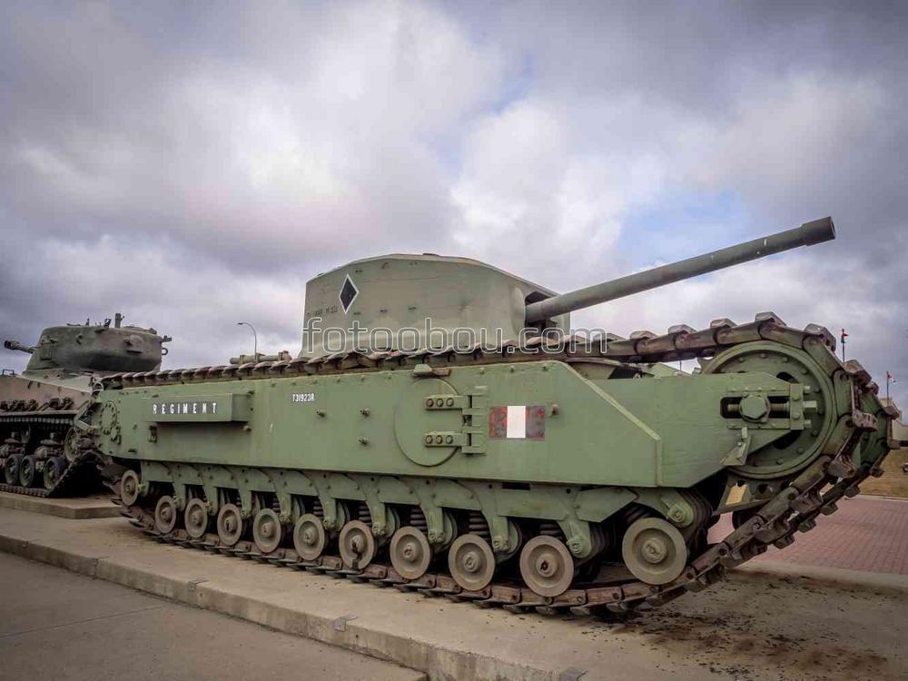 Старый танк в музее