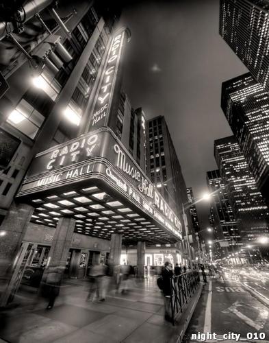 Концертный, зал, ночь, небоскребы, улица, черный, белый