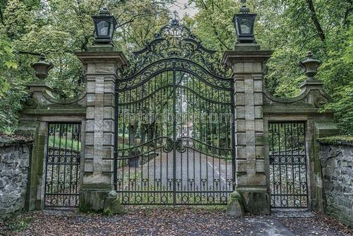 ворота ,парк,сад ,фонтан ,природа