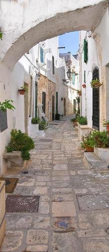 улица, узкая, белая, зелень, небо